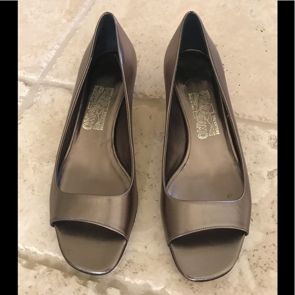 NWT Salvatore Ferragamo shoes size 8B